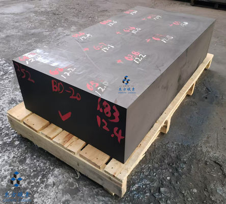 Очищенные графитовые блоки для полупроводниковой промышленности